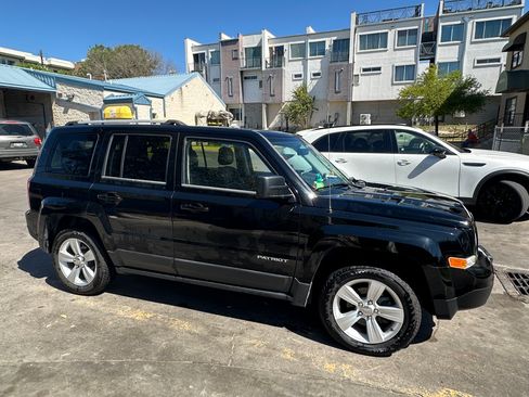 Used 2013 Jeep Patriot Limited w/ Sun/Sound Group AWD/4WD image 10