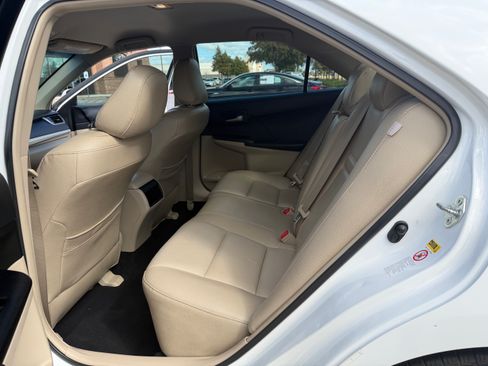 Used 2012 Toyota Camry LE image 11