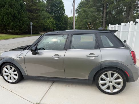 Used 2017 MINI Cooper S FWD image 2