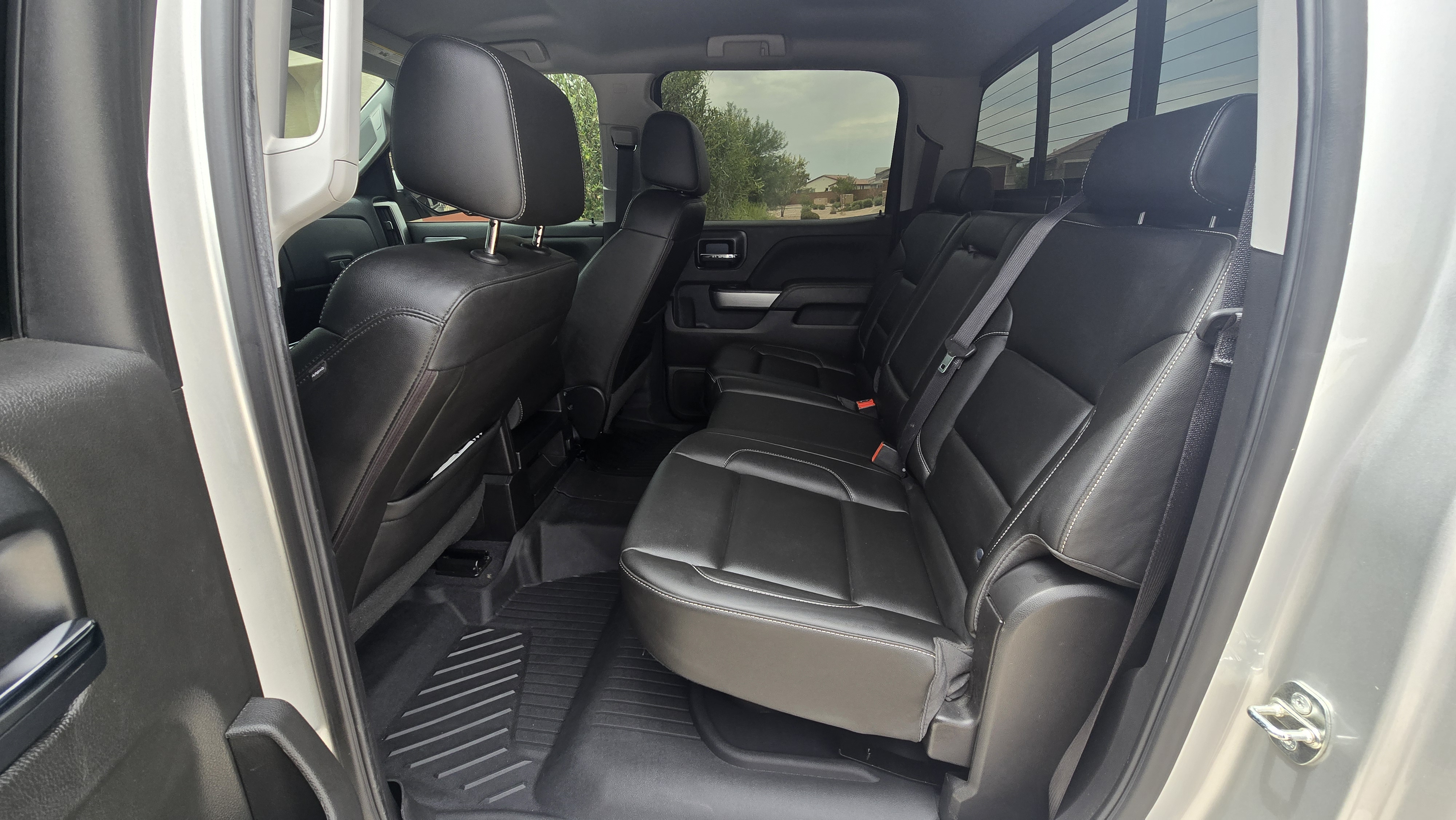 Used 2018 Chevrolet Silverado 1500 LT w/ All Star Edition AWD/4WD image 9