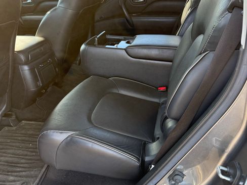 Used 2021 INFINITI QX80 Luxe w/ All-Season Package image 11