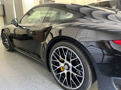 Used 2014 Porsche 911 Turbo S image 16