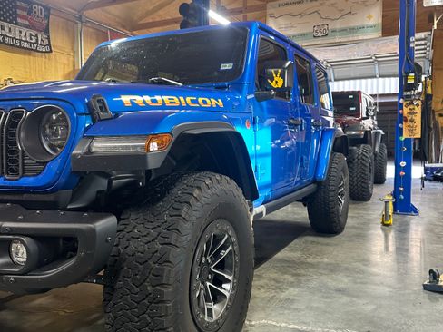 Used 2024 Jeep Wrangler Unlimited Rubicon image 1