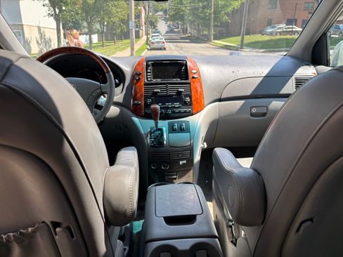 Used 2008 Toyota Sienna XLE Limited AWD/4WD image 21