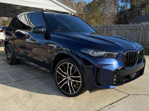 Used 2024 BMW X5 M60i image 1