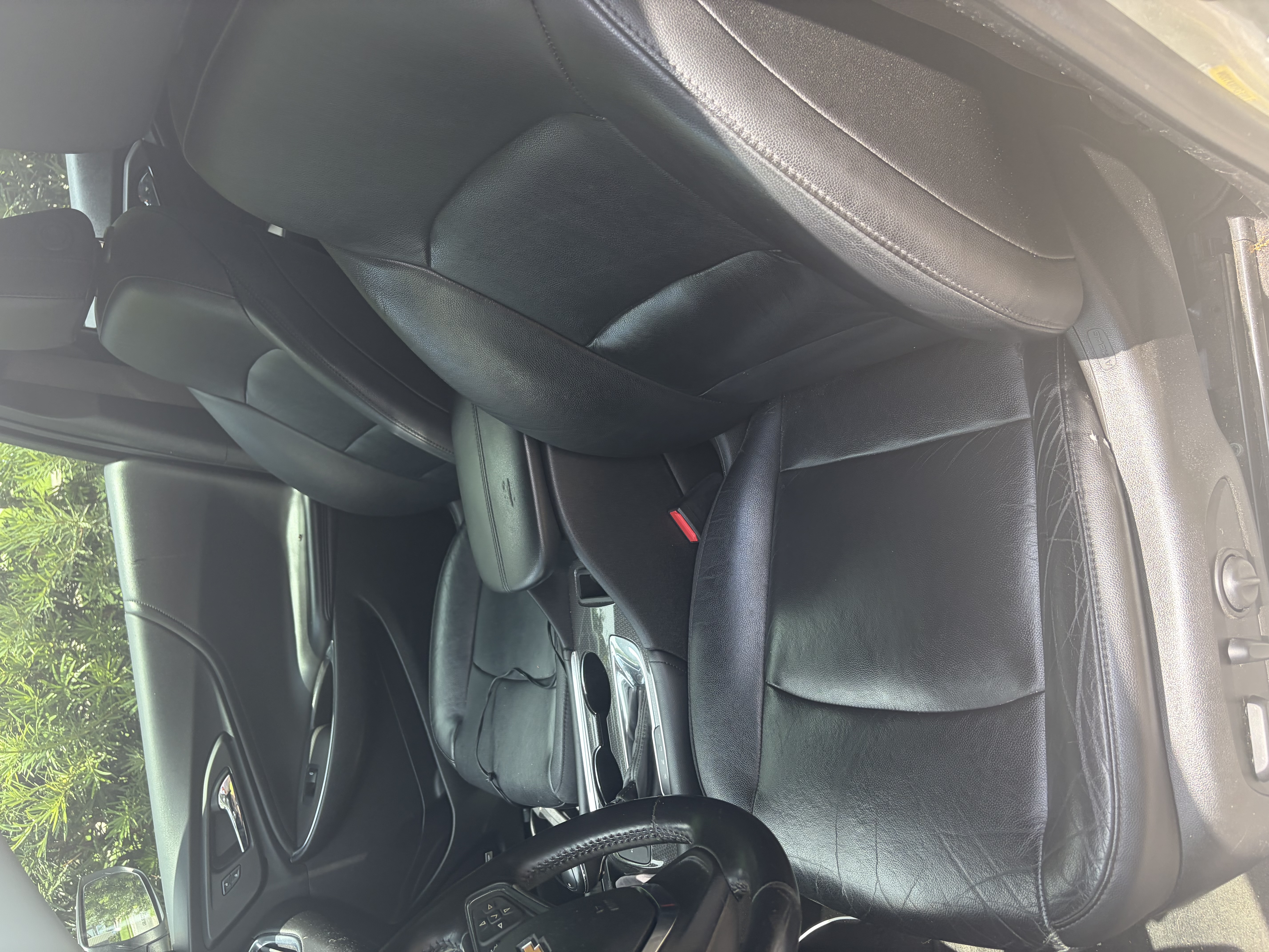 Used 2017 Chevrolet Malibu LT w/ Leather Package FWD image 5