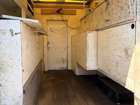 Used 2014 Chevrolet Express 3500 image 5