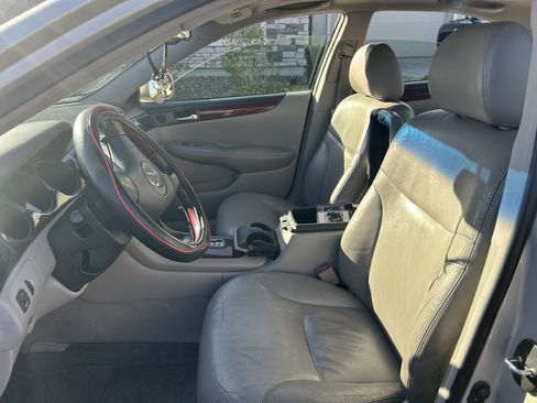 Used 2003 Lexus ES 330 image 4