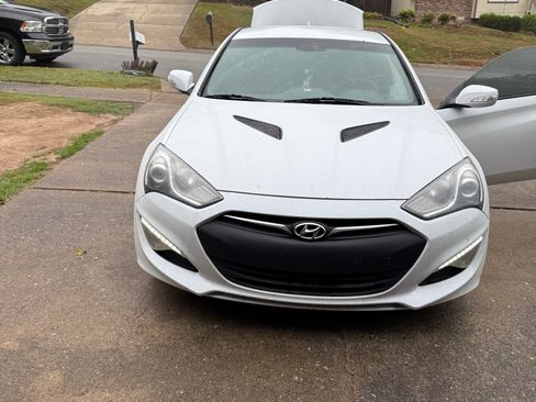Used 2016 Hyundai Genesis 3.8 image 12