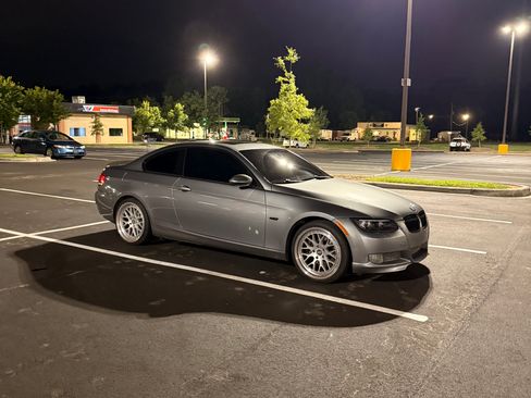 Used 2009 BMW 335i xDrive Coupe AWD/4WD image 1