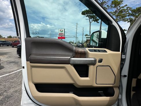 Used 2020 Ford F150 Lariat w/ Equipment Group 501A Mid image 18