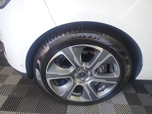 Used 2020 Land Rover Range Rover HSE image 10