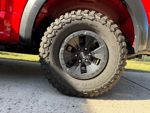 Used 2018 Ford F150 Raptor w/ Equipment Group 802A Luxury image 8