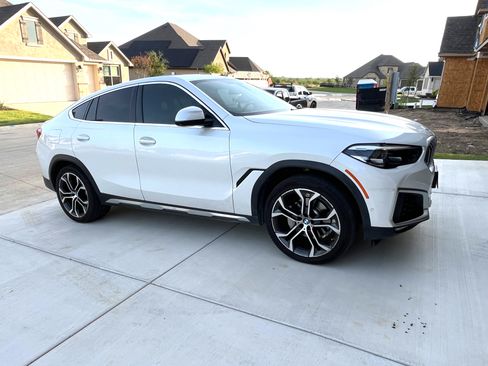 Used 2021 BMW X6 sDrive40i w/ Premium Package RWD image 2