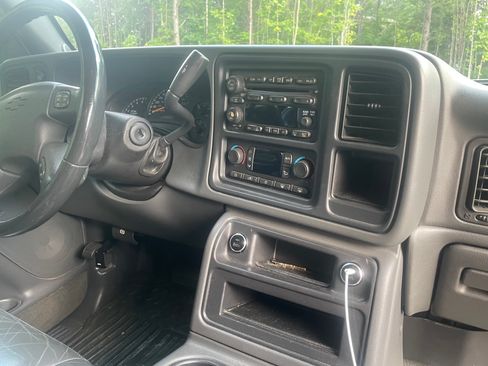 Used 2005 Chevrolet Silverado 1500 4x4 Extended Cab w/ Safe And Sound Package image 13