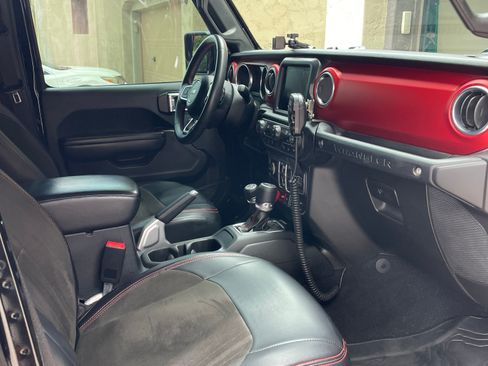 Used 2018 Jeep Wrangler Unlimited Rubicon AWD/4WD image 15