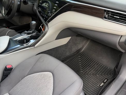 Used 2018 Toyota Camry LE w/ Audio Package FWD image 12