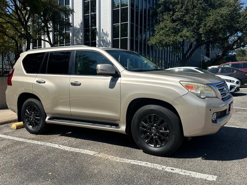 Used 2011 Lexus GX 460 w/ Comfort Plus Pkg AWD/4WD image 1