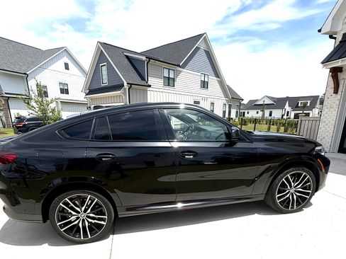 Used 2022 BMW X6 M50i AWD/4WD image 9