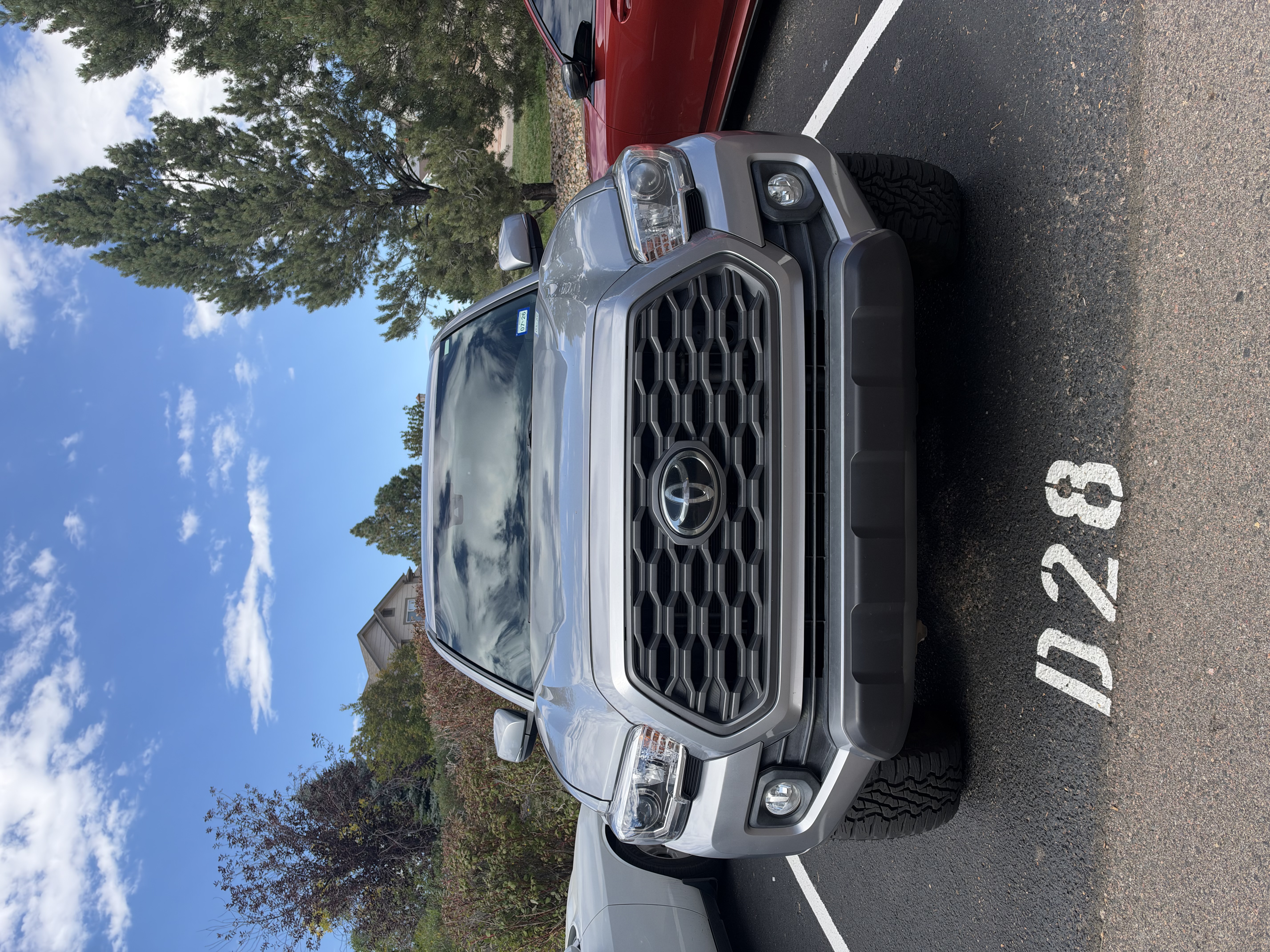 Used 2021 Toyota Tacoma TRD Off-Road w/ Technology Package AWD/4WD image 2