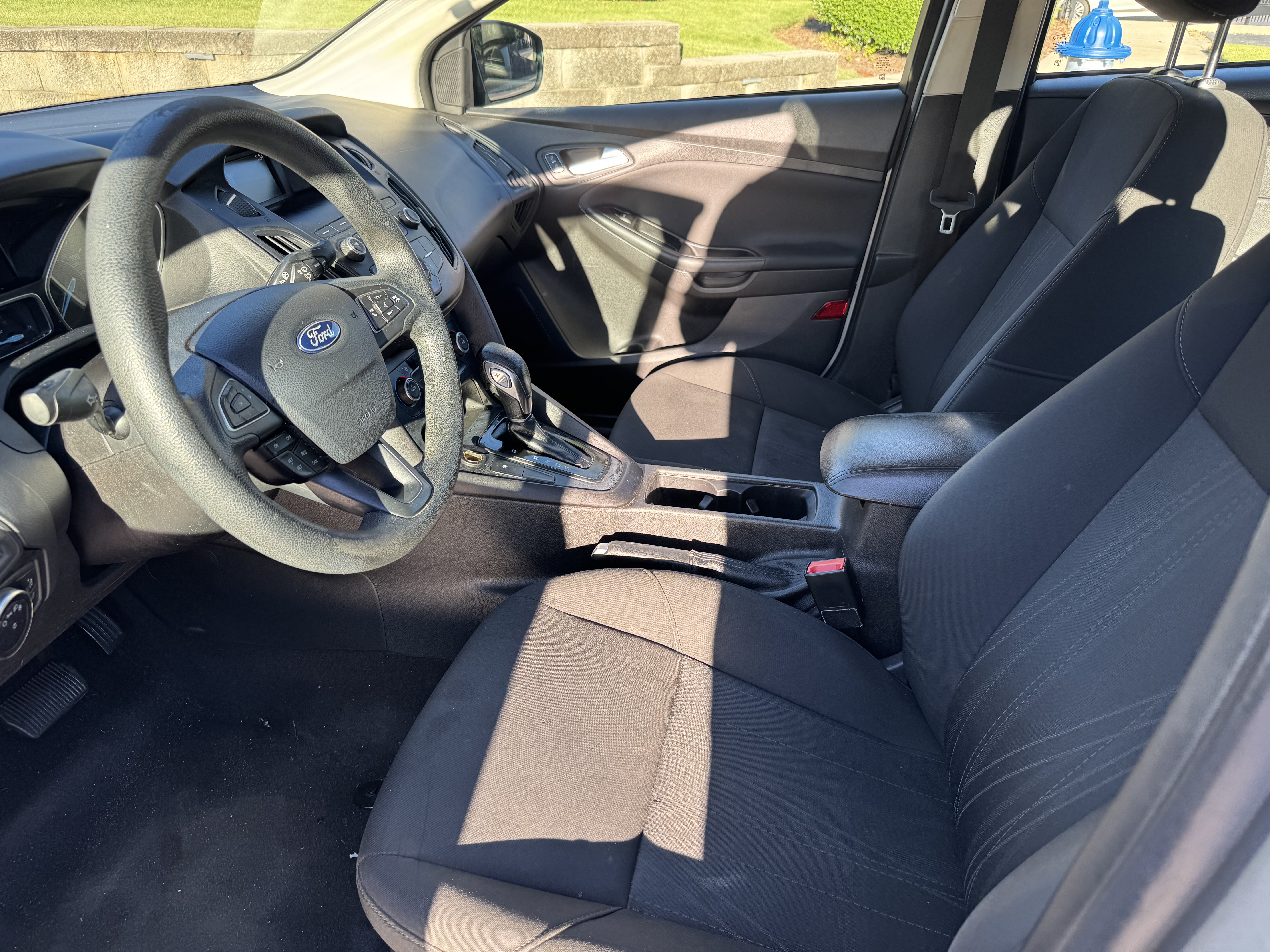 Used 2018 Ford Focus SE w/ SE Appearance Package FWD image 8