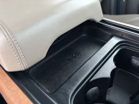 Used 2020 Land Rover Defender 110 HSE image 22