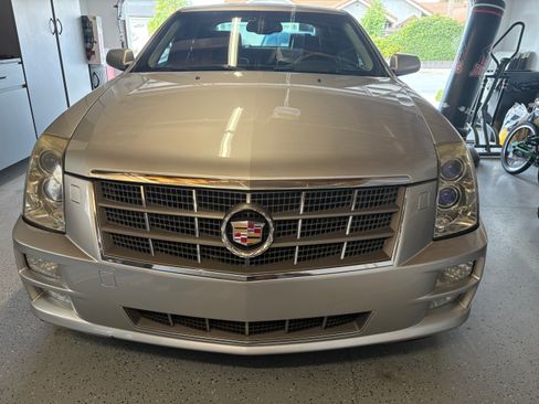 Used 2009 Cadillac STS V8 image 1