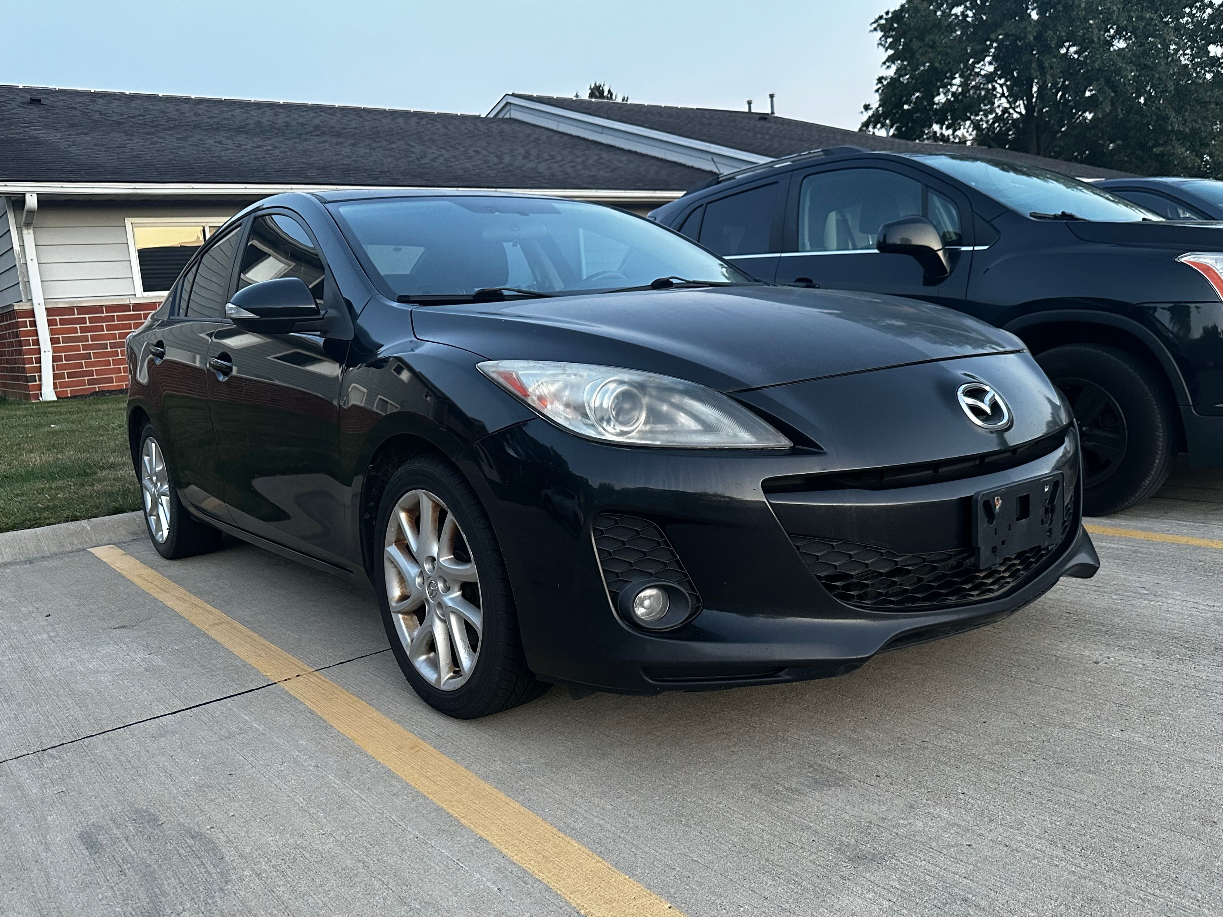 Used 2012 MAZDA MAZDA3 s Grand Touring w/ Tech Pkg FWD image 2