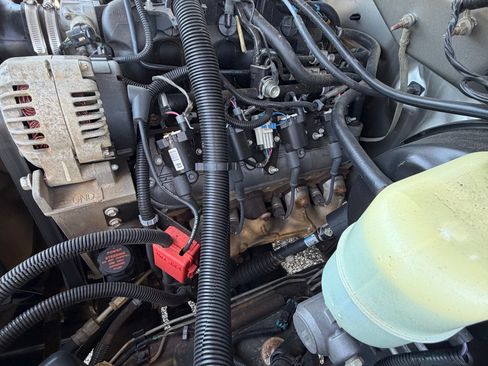 Used 2000 Chevrolet Silverado 1500 2WD Regular Cab w/ Exterior Appearance Pkg image 15