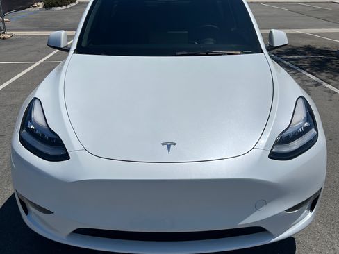 Used 2023 Tesla Model Y Long Range AWD/4WD image 11