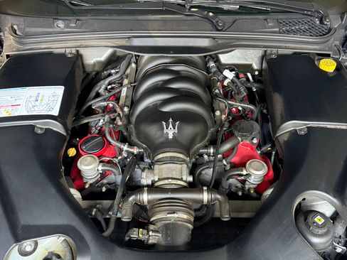 Used 2012 Maserati GranTurismo S RWD image 10