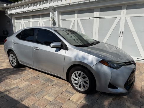 Used 2018 Toyota Corolla LE FWD image 6