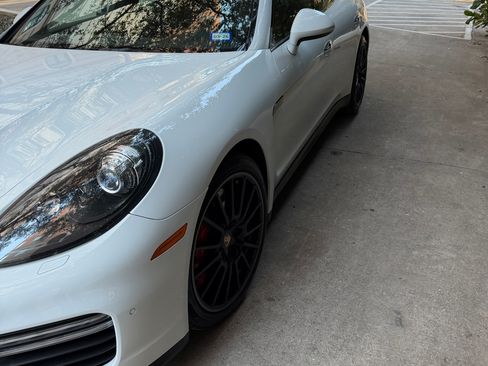 Used 2015 Porsche Panamera GTS image 2