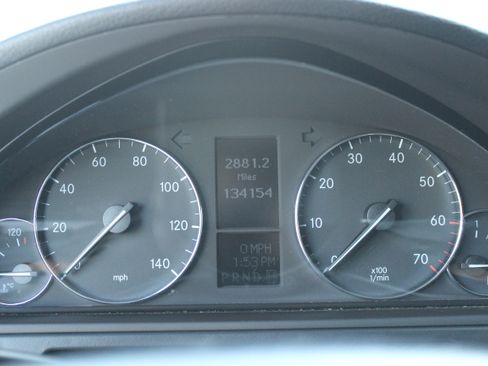 Used 2011 Mercedes-Benz G 550 G 550 4MATIC Sport Utility 4D image 32