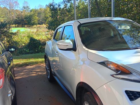 Used 2015 Nissan Juke S image 2