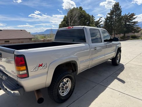 Used 2005 GMC Sierra 2500 SLT w/ Heavy-Duty Power Package AWD/4WD image 8