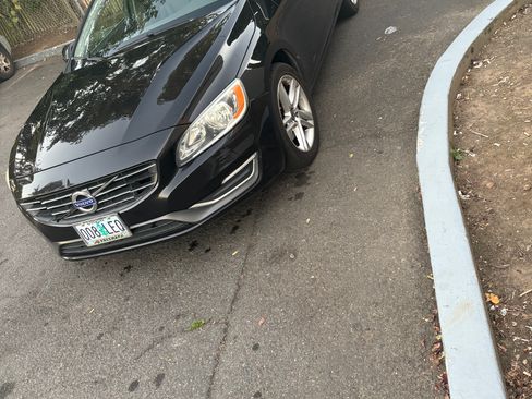 Used 2015 Volvo V60 T5 Premier image 4