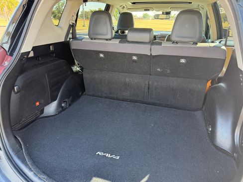 Used 2015 Toyota RAV4 Limited image 16