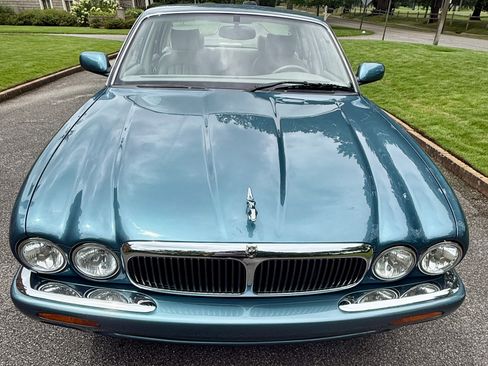 Used 1999 Jaguar XJ8 RWD image 2