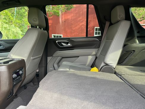 Used 2021 Chevrolet Tahoe LT w/ LT Signature Plus Package AWD/4WD image 6