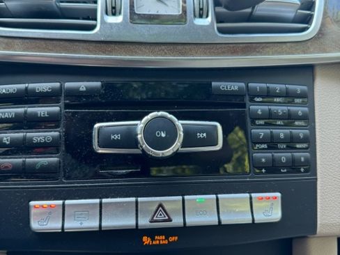 Used 2015 Mercedes-Benz E 350 4MATIC Sedan image 18