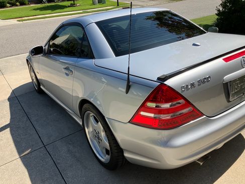 Used 2001 Mercedes-Benz SLK 320 image 2