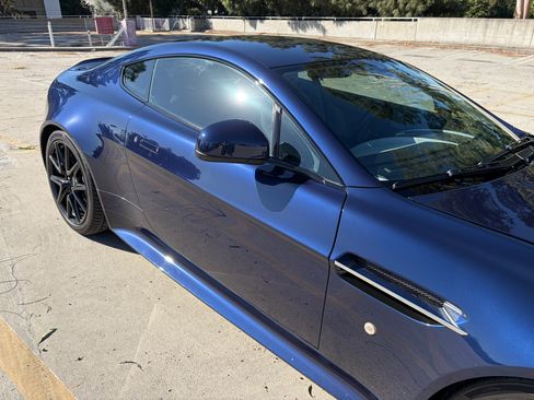 Used 2015 Aston Martin V8 Vantage GT image 11