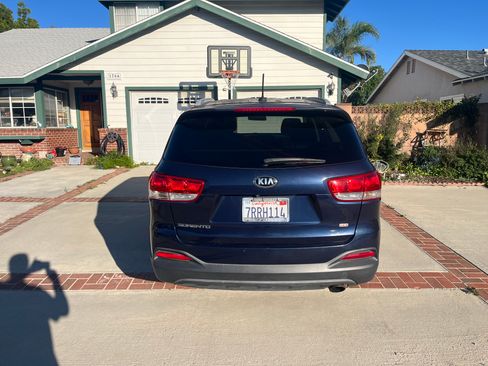 Used 2016 Kia Sorento LX image 5