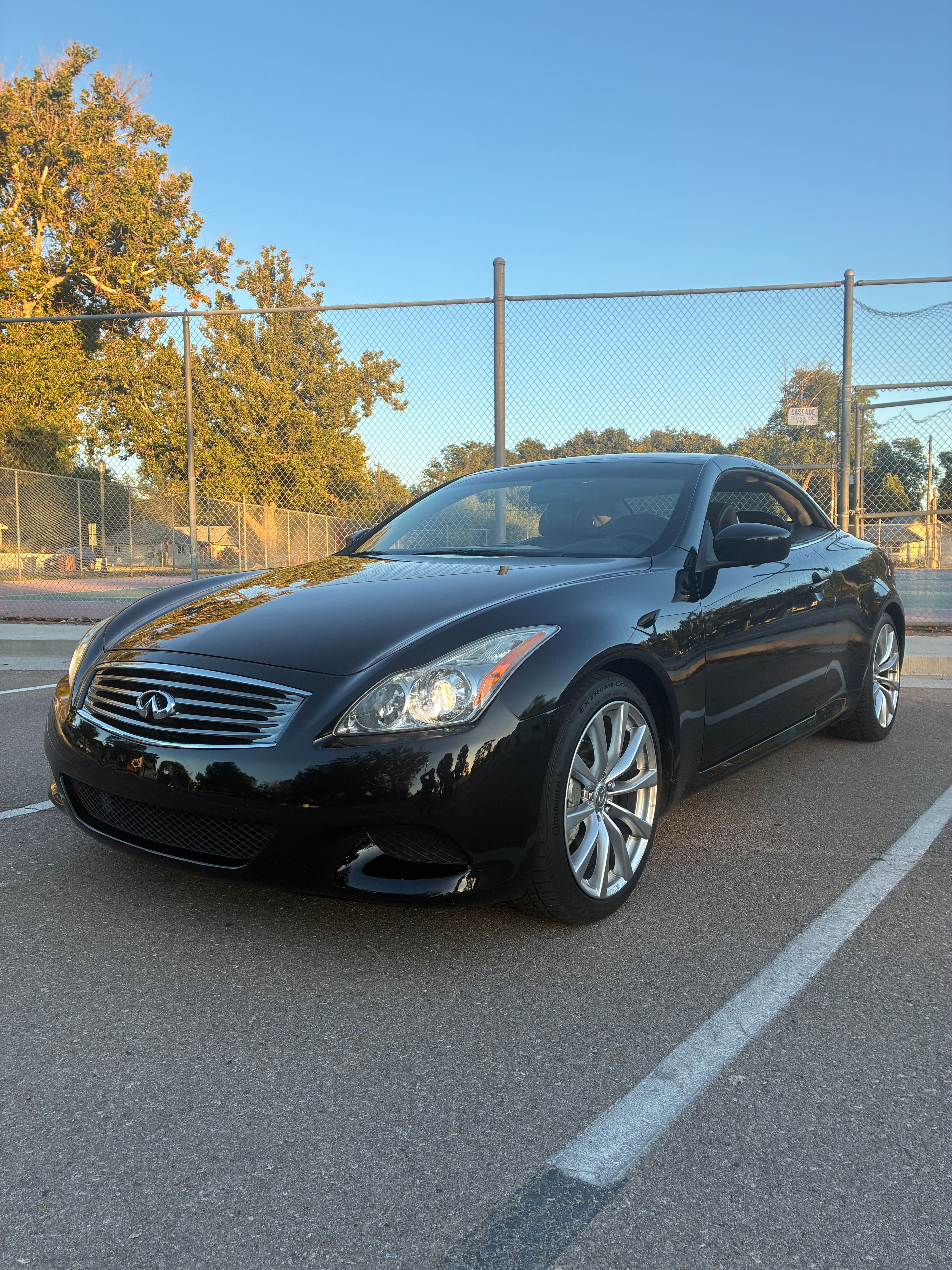 Used 2010 INFINITI G37 Sport w/ Navigation Pkg RWD image 1
