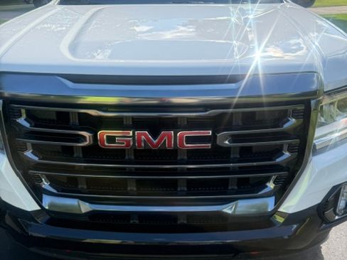 Used 2022 GMC Canyon AT4 AWD/4WD image 2