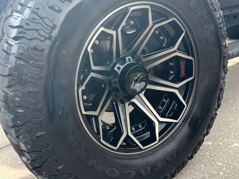 Used 2020 Jeep Gladiator Sport w/ Quick Order Package 24S image 15