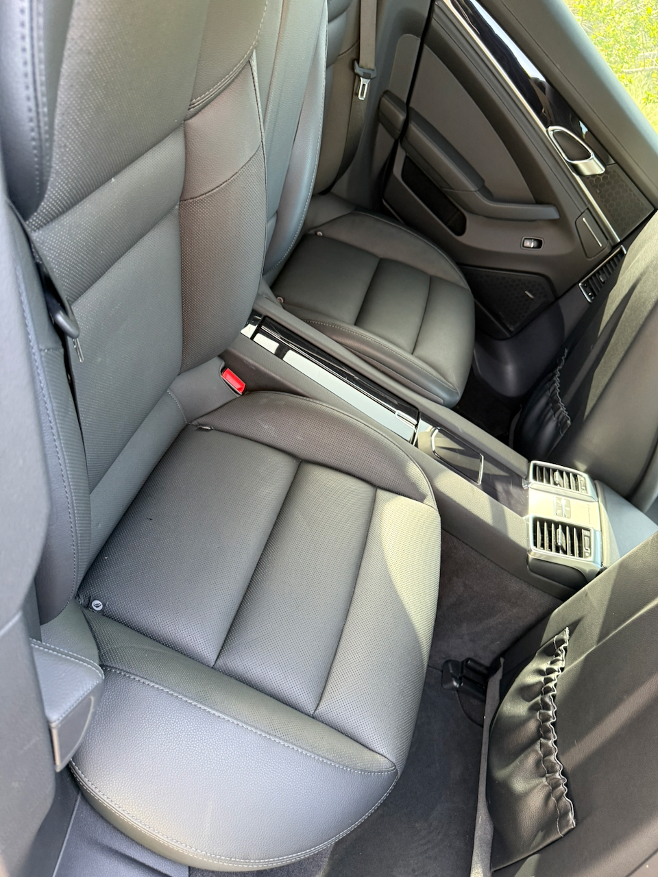 Used 2015 Porsche Panamera S RWD image 22