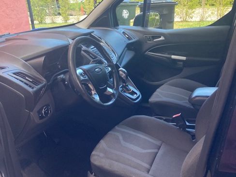 Used 2016 Ford Transit Connect XLT image 2