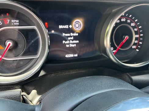 Used 2022 Jeep Gladiator Mojave w/ LED Lighting Group AWD/4WD image 6